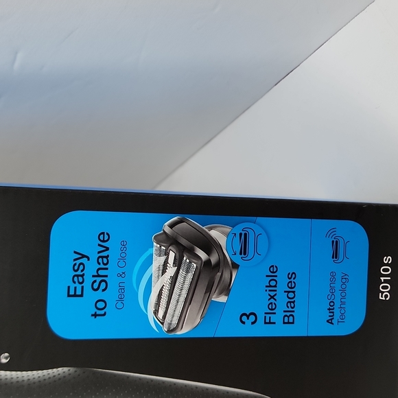 BRAUN SERIES 5 SHAVER, 5010S - Picture 8 of 9